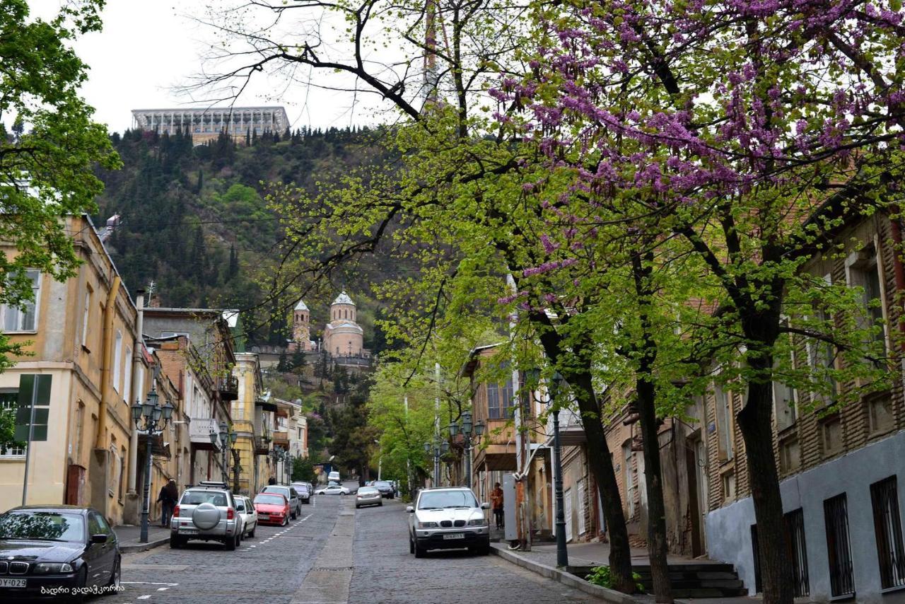 Апартаменты Next To Funicular Station Тбилиси